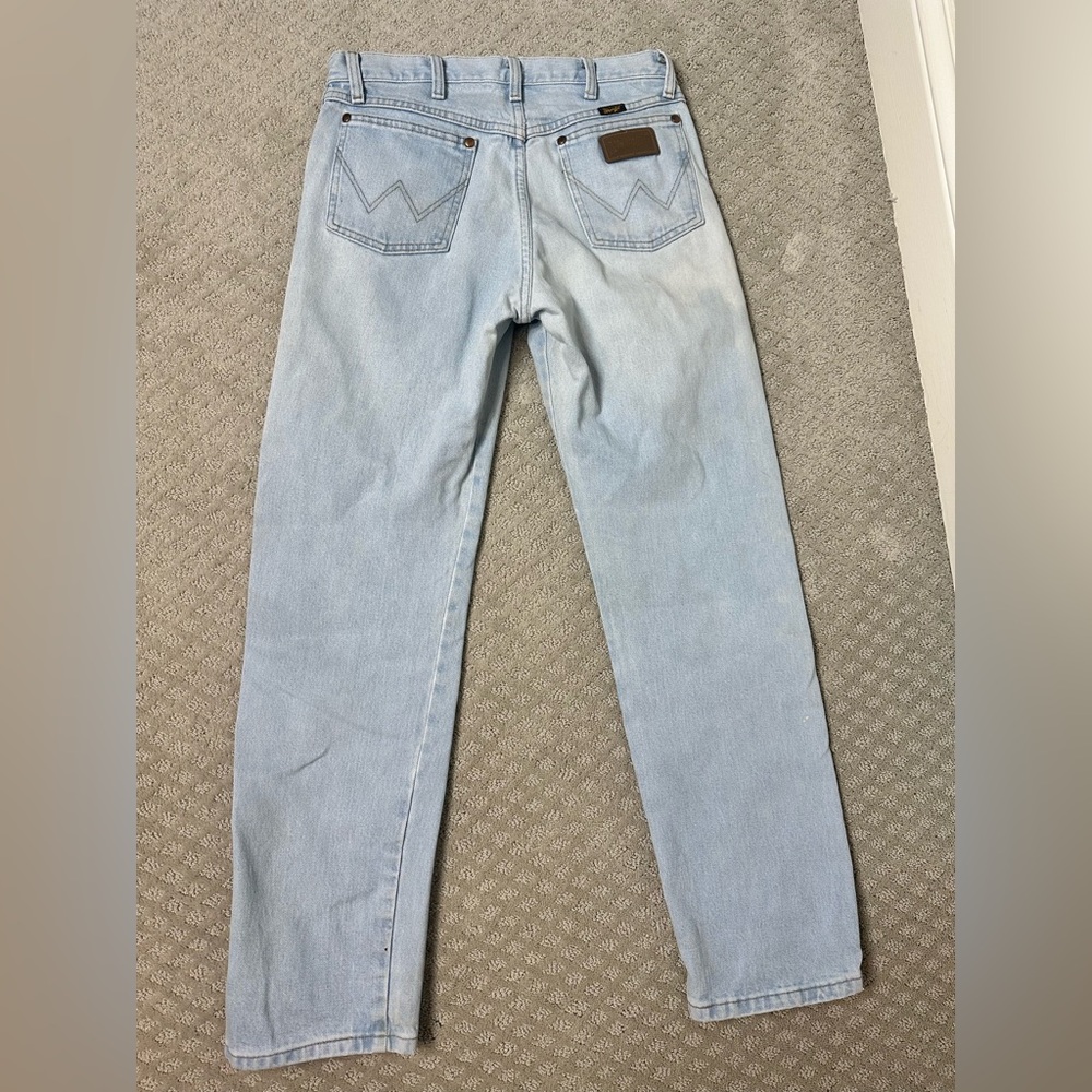 Sz 31 x 32 Wrangler vintage straight jeans light wash broken in workwear spots